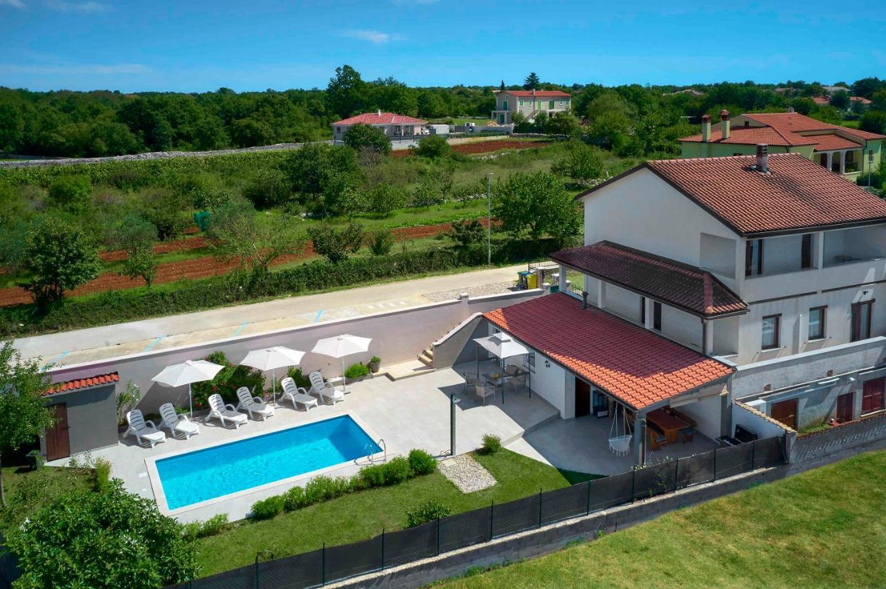 Holiday House Emma Burići Eksteriør billede