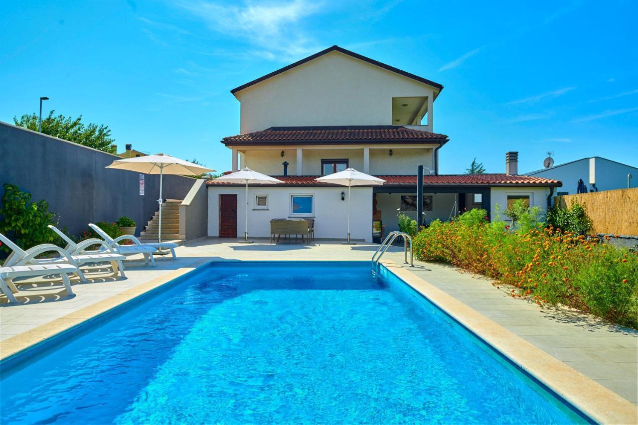 Holiday House Emma Burići Eksteriør billede